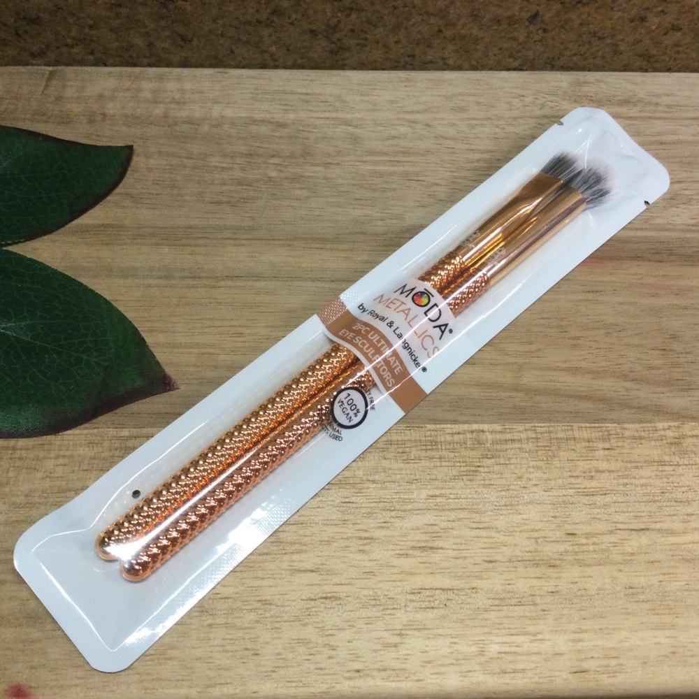 New Moda Metallics Eye Sculptor Makeup Brushes